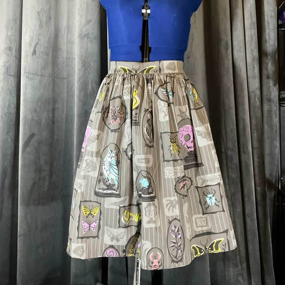 Kitschy Witch Designs Box Pleat Skirt in Wunderkammer print. Size S BNWT - Picture 5 of 6